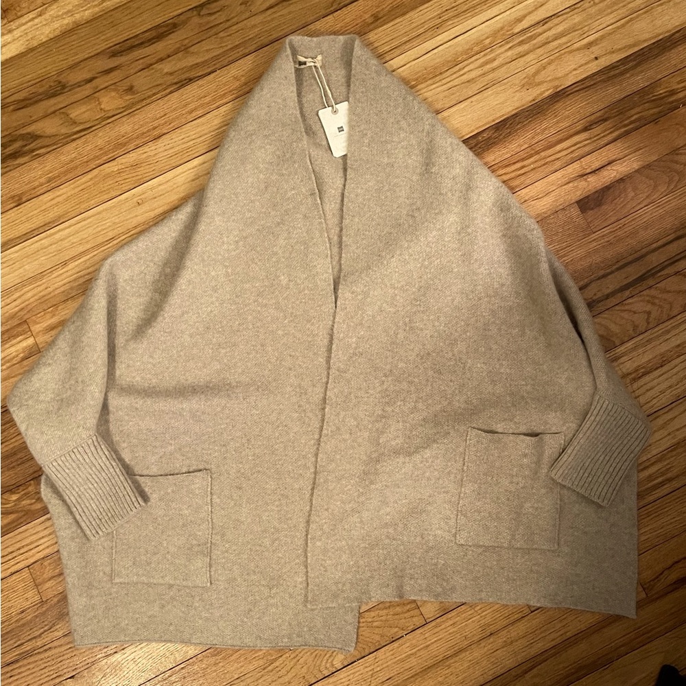 Women’s sweater/shawl wrap ONE SIZE